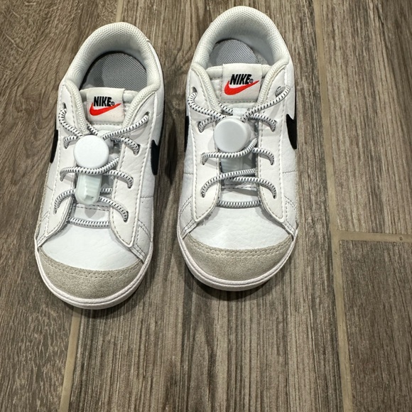 Nike Blazer Low size 8c in white with black accents - Picture 1 of 6